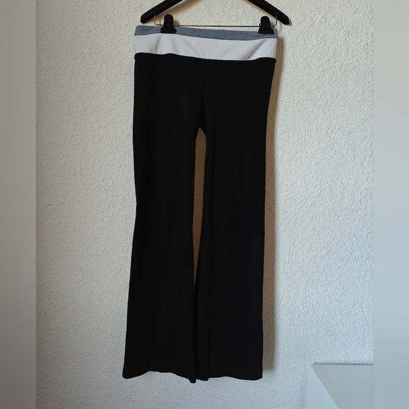 GAPFIT flare leggings - Picture 1 of 3